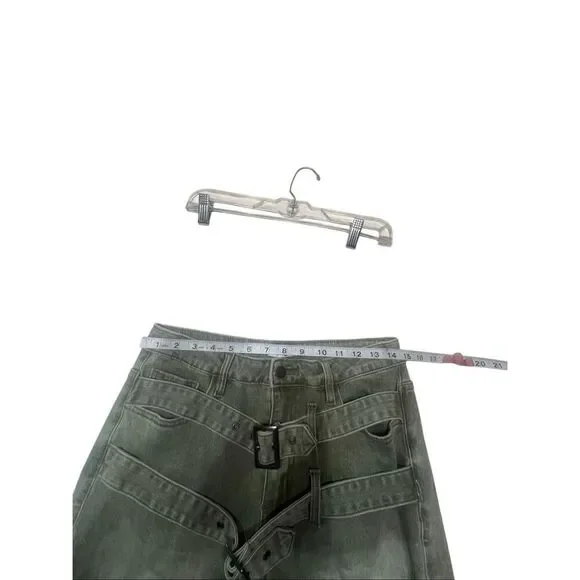 Fashion Nova Bermuda Shorts gray wash Denim Sz M NWT - Picture 4 of 8